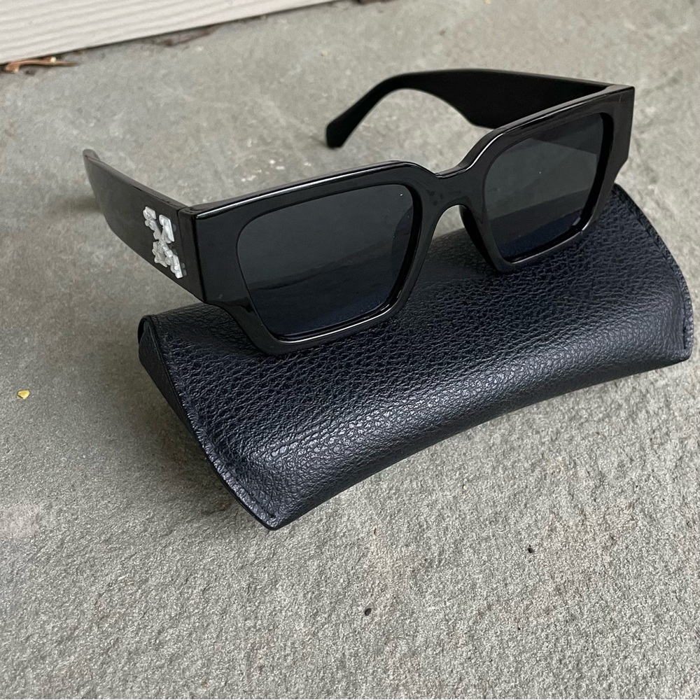 Off-White Arrow Sunglasses, New without tags
